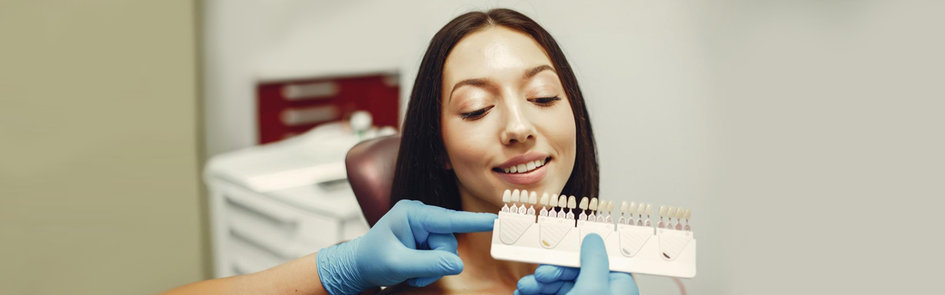 Can you eat with Veneer Teeth? ​What Every Patient Should Know